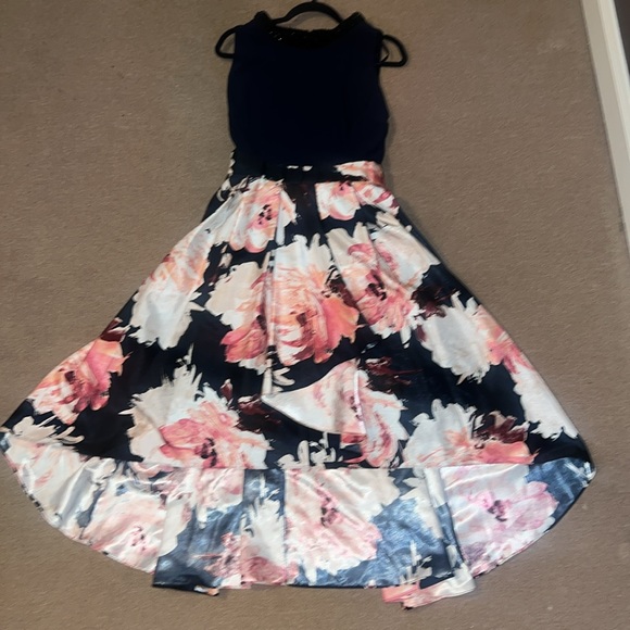 SLNY FLORAL NAVY COCKTAIL DRESS - Picture 2 of 9